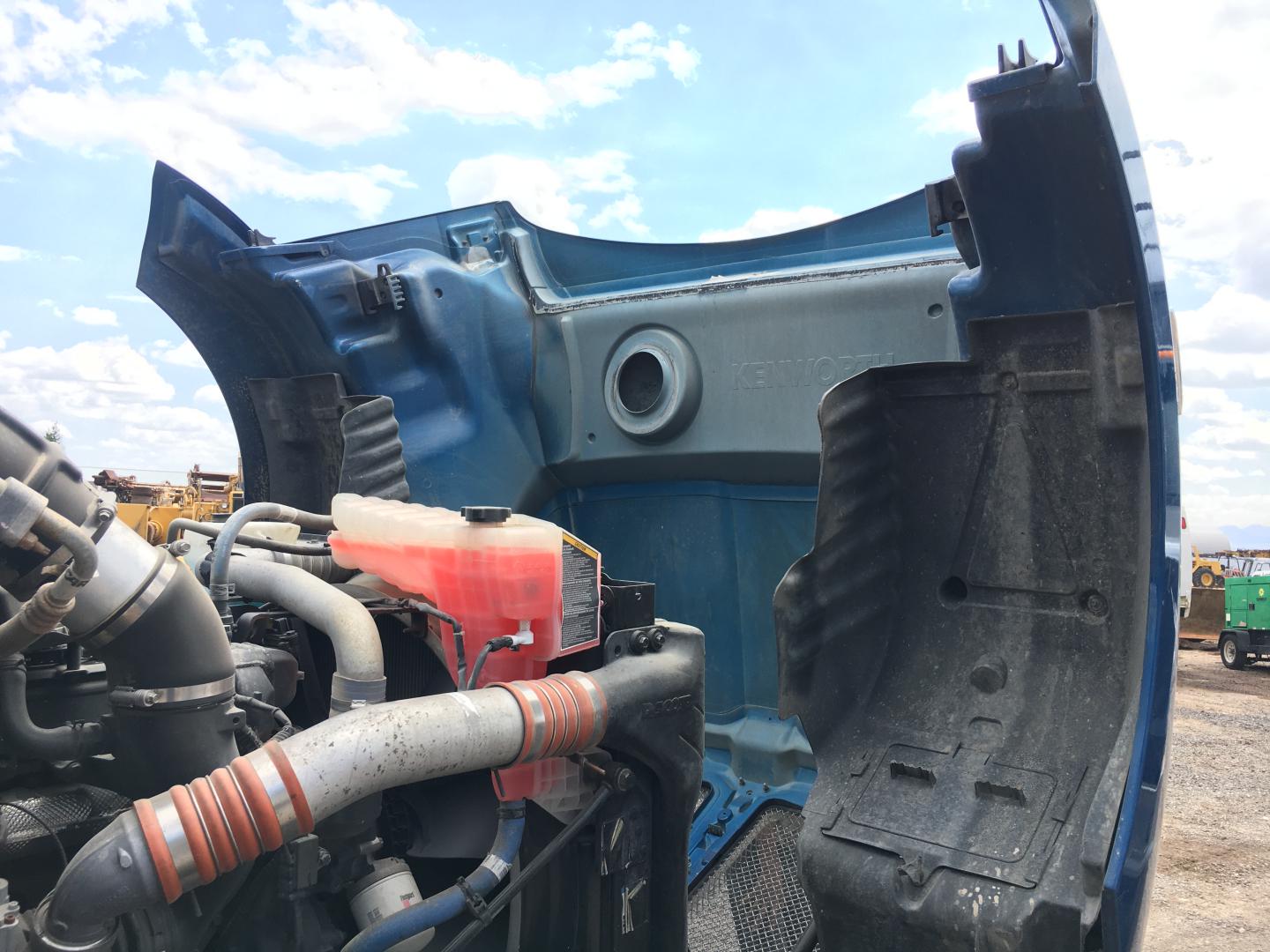 ./imagenes/INVOICE/2019/16958/TRACTOCAMION KENWORTH T680 (41).JPG